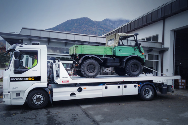 autohaus-fischbacher-nussdorf-abschleppwagen-unimog-oldtimer